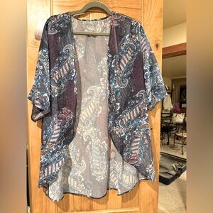 Women’s medium short kimono - multi color patterned.